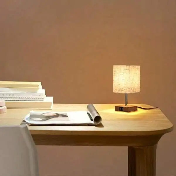 LED skrivebordslampe fra Bedside Lamps - berøringsdimmbar bordlampe med USB- og Type C-port, hurtiglading, øyebeskyttelse - ideell leselys for studenter og langvarige lesere